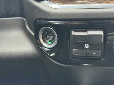 2023 GMC 1500 Crew Cab, $42999. Photo 11