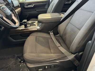 2023 GMC 1500 Crew Cab, $42999. Photo 7