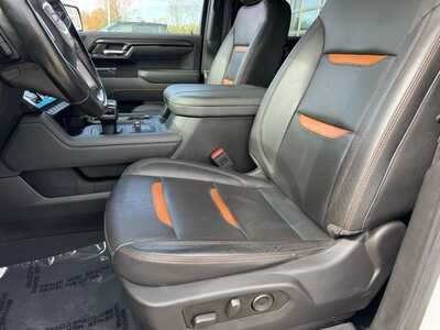 2023 GMC 1500 Crew Cab, $40899. Photo 5