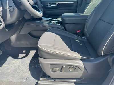 2026 Chevrolet Suburban, $85330.0. Photo 5