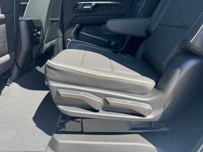 2026 Chevrolet Suburban, $85330.0. Photo 6