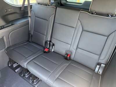 2026 Chevrolet Suburban, $85330.0. Photo 8