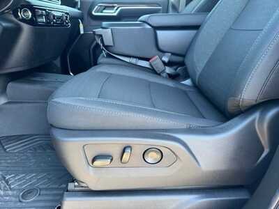 2026 Chevrolet 3500 Crew Cab, $60560.0. Photo 5