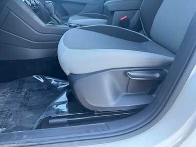 2023 Volkswagen Taos, $20695. Photo 5