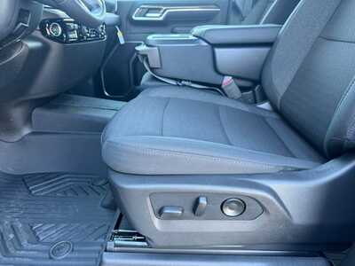 2026 Chevrolet 3500 Crew Cab, $61560.0. Photo 5