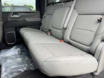2026 Chevrolet 3500 Crew Cab, $71120.0. Photo 6