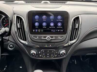 2022 Chevrolet Equinox, $19775. Photo 10