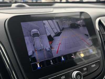 2022 Chevrolet Equinox, $19775. Photo 4