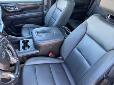 2022 Chevrolet Suburban, $48950. Photo 6