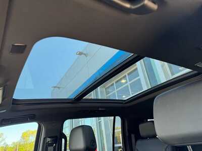 2022 Chevrolet Suburban, $48950. Photo 7
