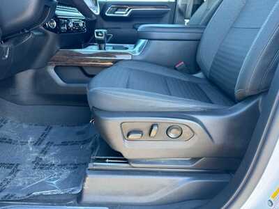2023 GMC 1500 Crew Cab, $43695. Photo 5