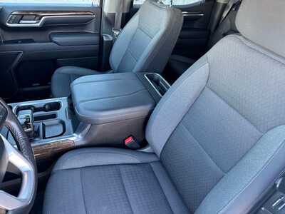2023 GMC 1500 Crew Cab, $43695. Photo 6