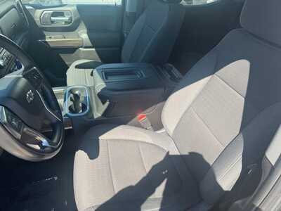 2020 Chevrolet 1500 Crew Cab, $37295. Photo 6