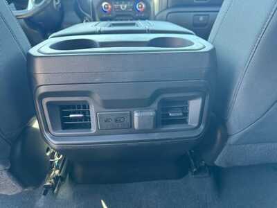 2020 Chevrolet 1500 Crew Cab, $37295. Photo 9