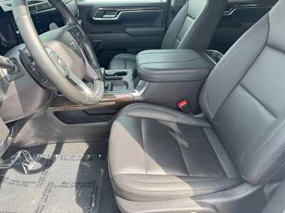 2025 Chevrolet 1500 Crew Cab, $53895. Photo 5