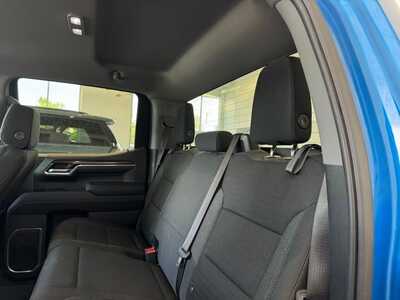 2023 Chevrolet 1500 Crew Cab, $41595. Photo 11