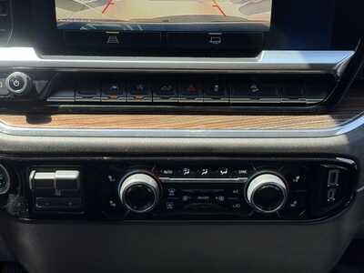 2023 Chevrolet 1500 Crew Cab, $41595. Photo 12
