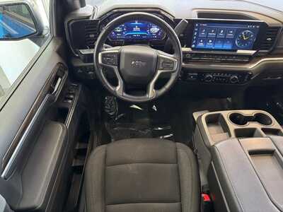 2023 Chevrolet 1500 Crew Cab, $41595. Photo 5
