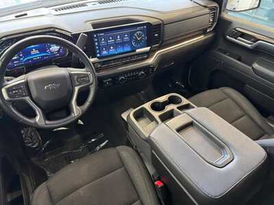 2023 Chevrolet 1500 Crew Cab, $41595. Photo 6