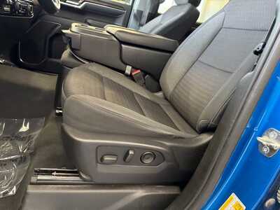 2023 Chevrolet 1500 Crew Cab, $41595. Photo 8