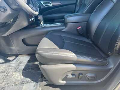 2019 Nissan Pathfinder, $20995. Photo 5