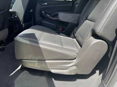 2019 Chevrolet Suburban, $29995. Photo 8
