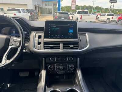 2022 Chevrolet Suburban, $37695. Photo 2