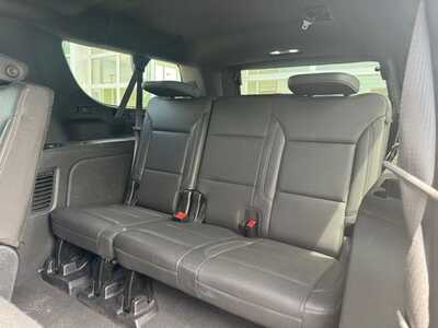 2022 Chevrolet Suburban, $37695. Photo 9