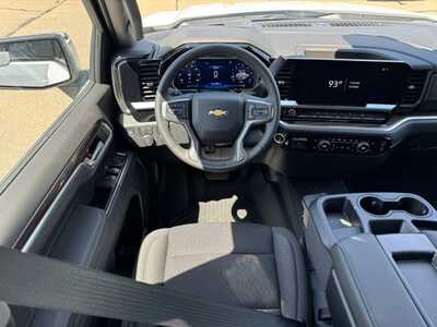 2026 Chevrolet 1500 Crew Cab, $52170.0. Photo 9