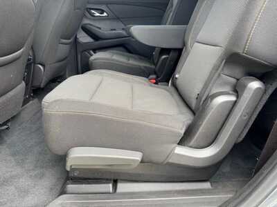 2021 Chevrolet Traverse, $19995. Photo 7