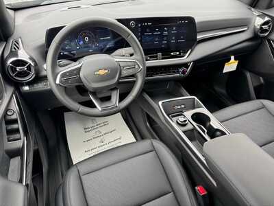 2026 Chevrolet Equinox, $33170. Photo 10