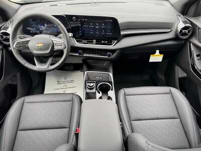 2026 Chevrolet Equinox, $33170. Photo 11