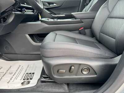 2026 Chevrolet Equinox, $33170. Photo 5