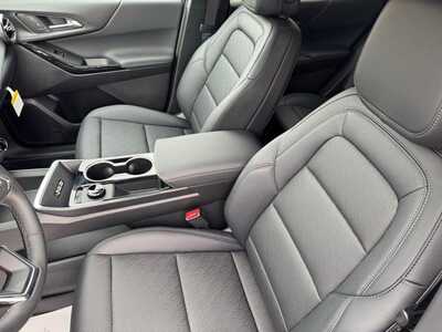 2026 Chevrolet Equinox, $33170. Photo 6