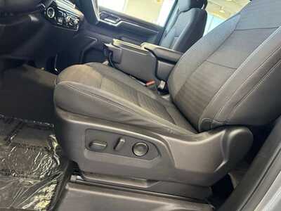 2024 GMC 1500 Crew Cab, $39999. Photo 8
