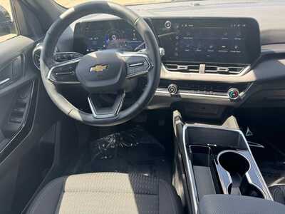 2025 Chevrolet Equinox, $27695. Photo 12