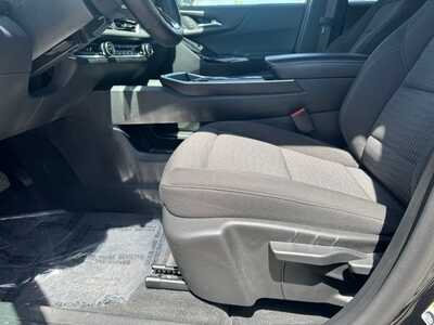 2025 Chevrolet Equinox, $27695. Photo 5