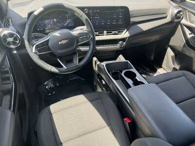 2025 Chevrolet Equinox, $27695. Photo 9