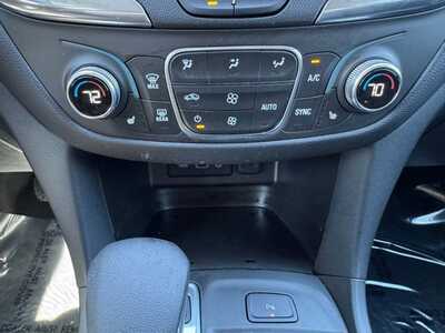 2022 Chevrolet Equinox, $17999. Photo 12