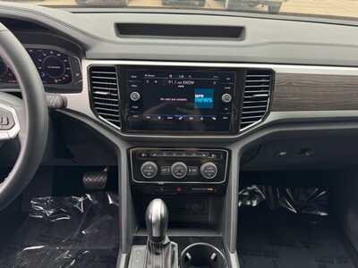2023 Volkswagen Atlas, $32499. Photo 2