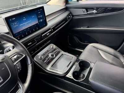 2021 Lincoln Nautilus, $21499. Photo 12