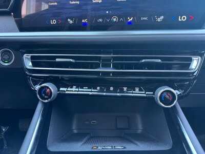 2026 Chevrolet Traverse, $41999. Photo 12