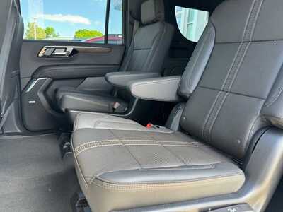 2026 Chevrolet Suburban, $95030.0. Photo 7
