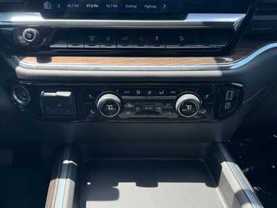 2024 Chevrolet 3500 Crew Cab, $55295. Photo 12