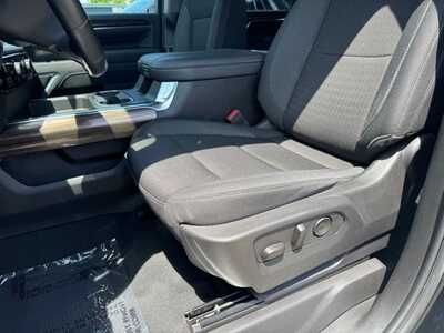 2024 Chevrolet 3500 Crew Cab, $55295. Photo 5