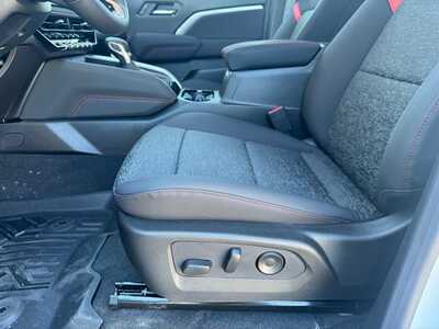 2026 Chevrolet Colorado Crew Cab, $44635.0. Photo 5