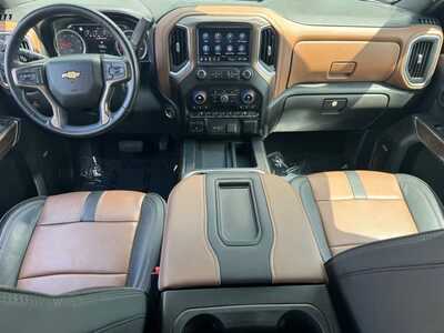 2022 Chevrolet 3500 Crew Cab, $58999. Photo 11