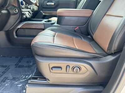 2022 Chevrolet 3500 Crew Cab, $58999. Photo 5