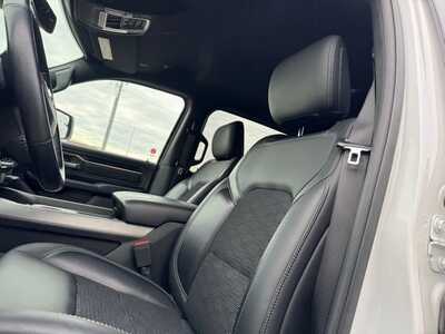 2020 RAM 1500 Crew Cab, $32999. Photo 9