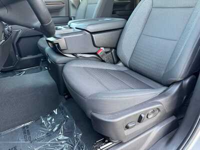 2023 Chevrolet 1500 Crew Cab, $42995. Photo 5
